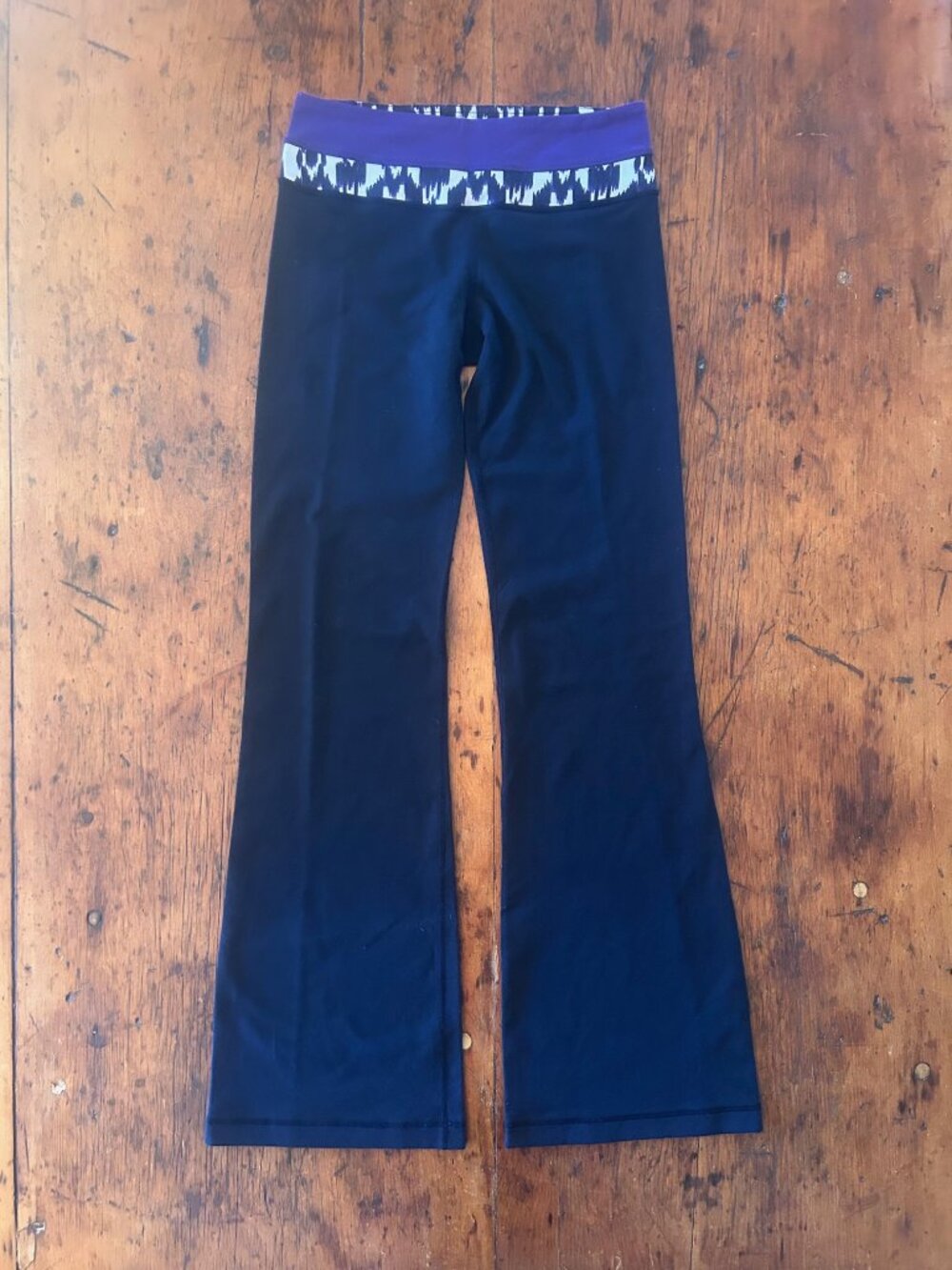 Lululemon Black Purple Leopard Waistband Leggings